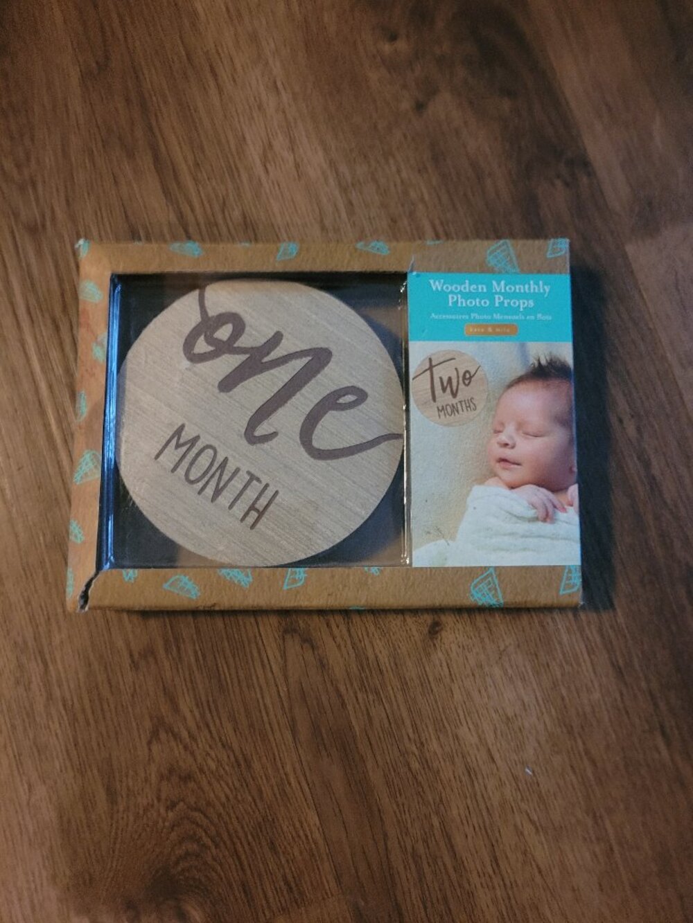 Kate and milo wooden monthly photo props nib